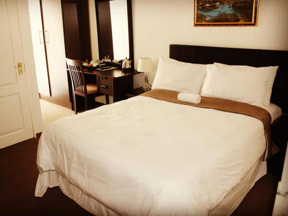 Moshitametsi Guesthouse Kempton Park Ngoại thất bức ảnh
