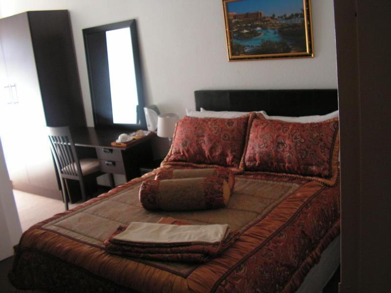 Moshitametsi Guesthouse Kempton Park Ngoại thất bức ảnh
