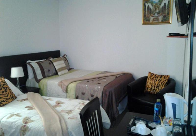 Moshitametsi Guesthouse Kempton Park Ngoại thất bức ảnh