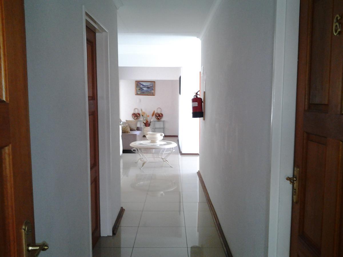 Moshitametsi Guesthouse Kempton Park Ngoại thất bức ảnh