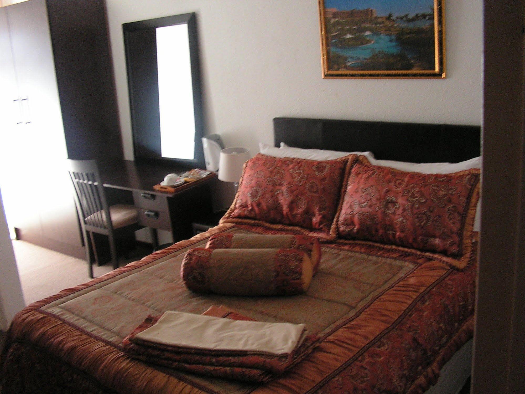 Moshitametsi Guesthouse Kempton Park Ngoại thất bức ảnh