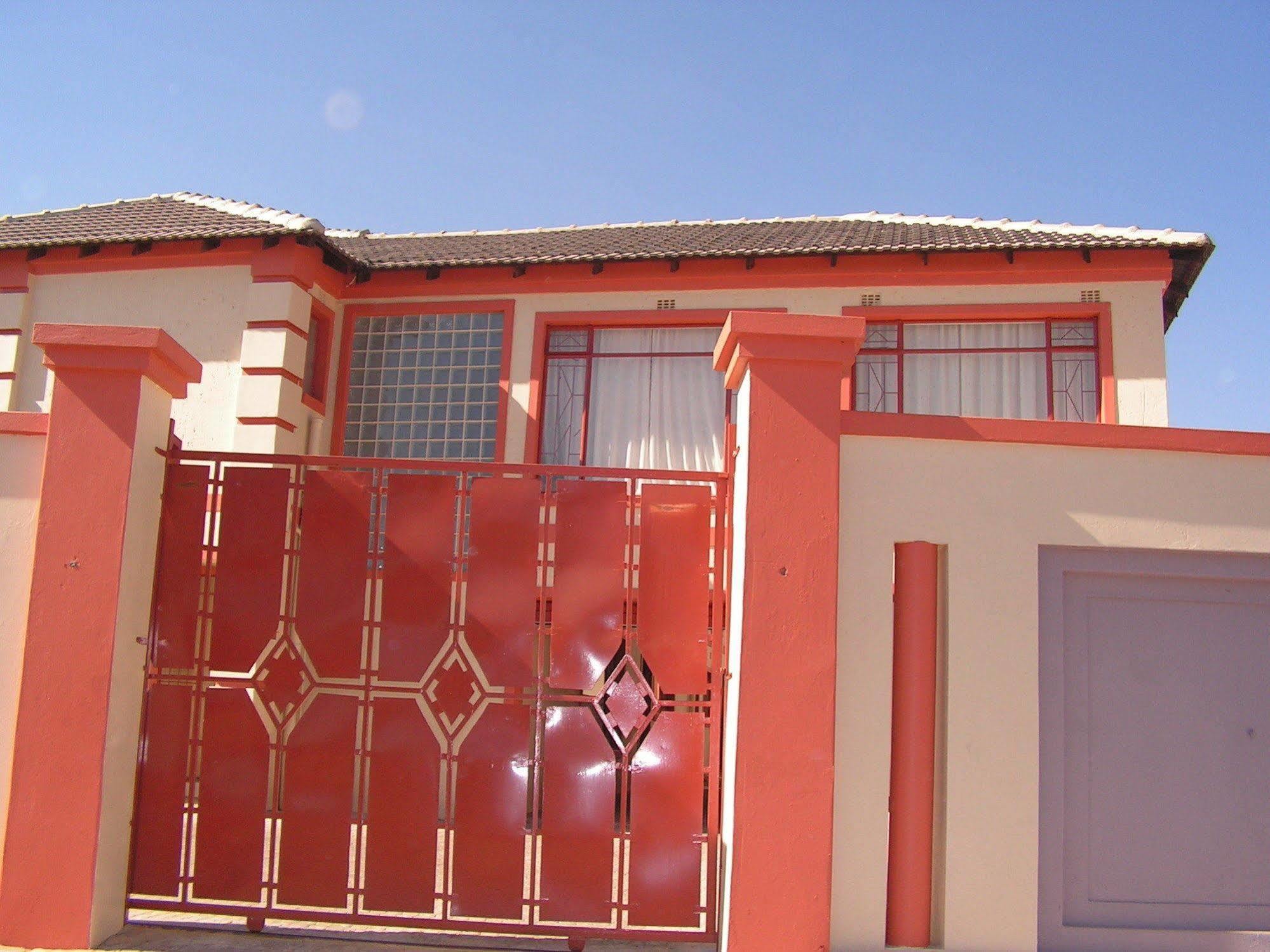 Moshitametsi Guesthouse Kempton Park Ngoại thất bức ảnh