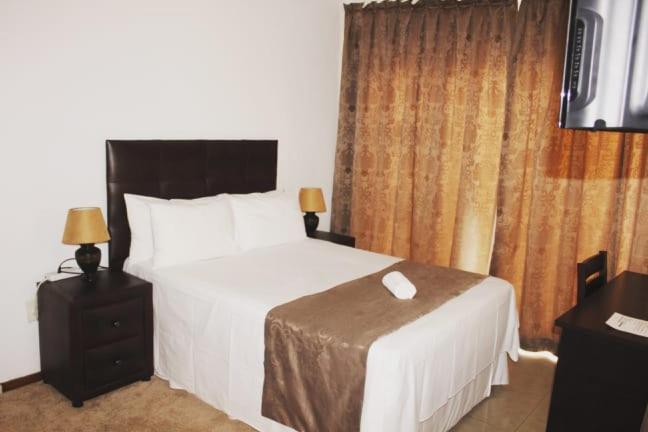 Moshitametsi Guesthouse Kempton Park Ngoại thất bức ảnh