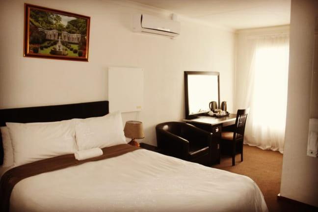 Moshitametsi Guesthouse Kempton Park Ngoại thất bức ảnh