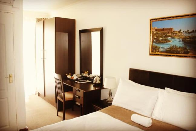 Moshitametsi Guesthouse Kempton Park Ngoại thất bức ảnh